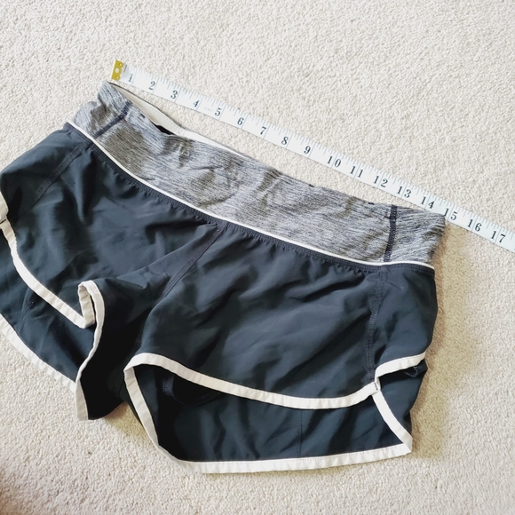 Lululemon Run Speed Black Grey Running Athletic Shorts 6 - Picture 4 of 8